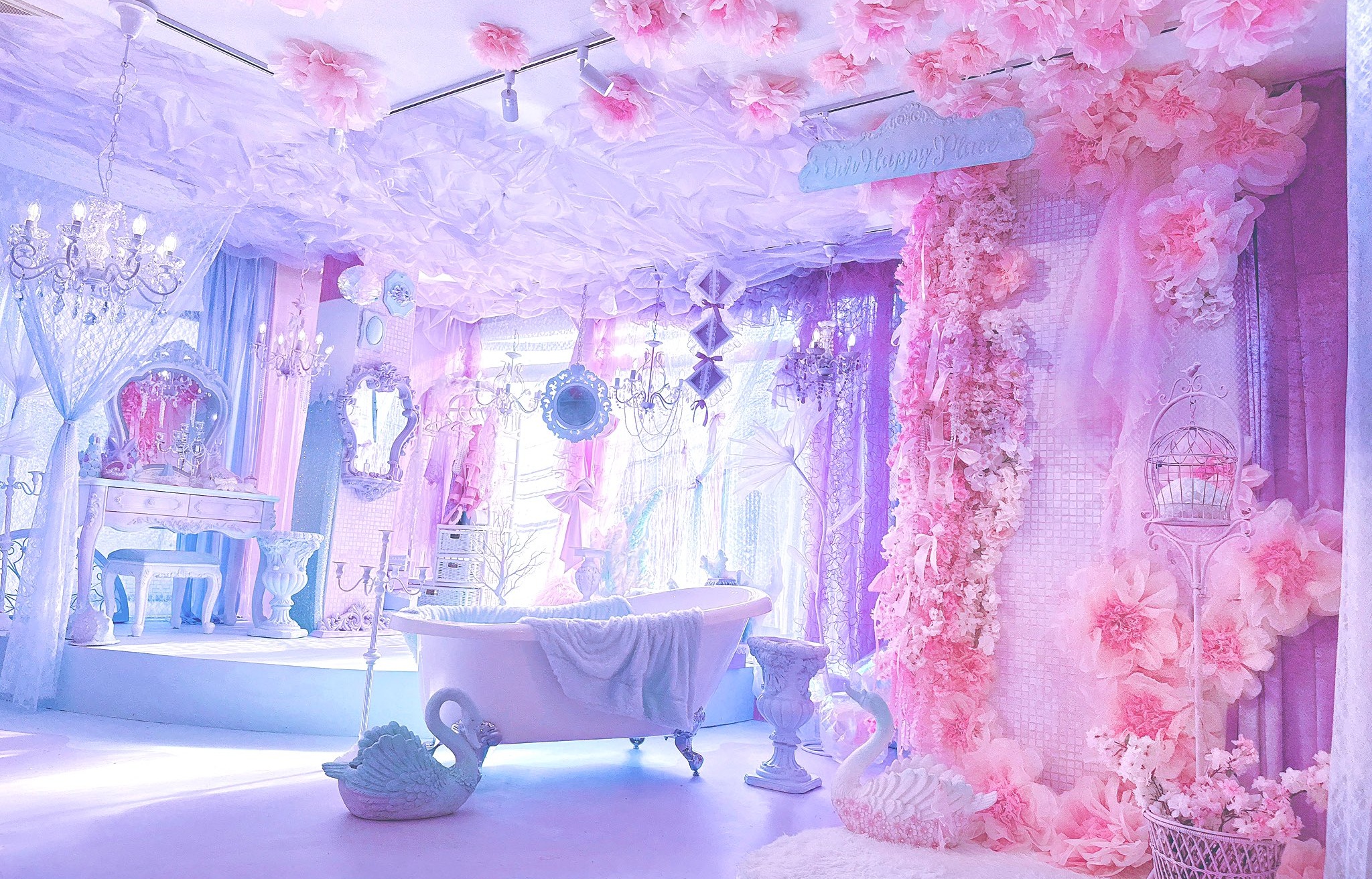 わがままキャラモードスタジオ 背景